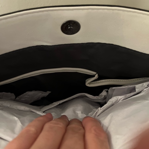 NWT Simply Vera Wang Periwinkle Ombré purse. - Picture 7 of 7